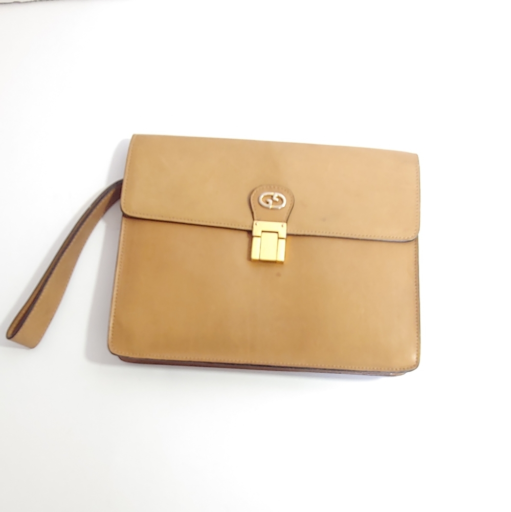 Gucci vintage tan leather clutch/wristlet